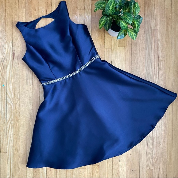 Minuet Petite Navy Fit & Flare Crystal Waist and Open Back Satin Dress Size L - Picture 2 of 11